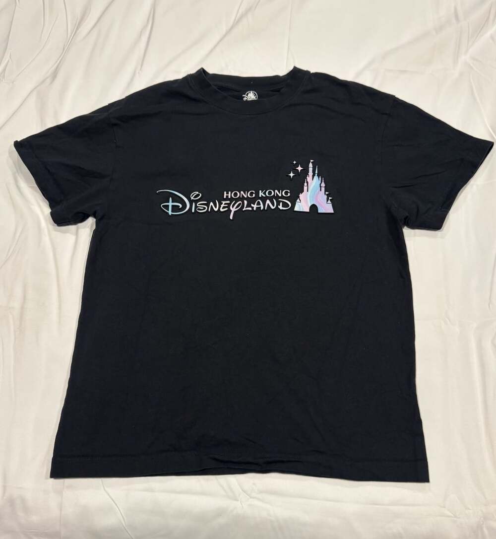 Disneyland Hong Kong T-Shirt Size M Black Castle